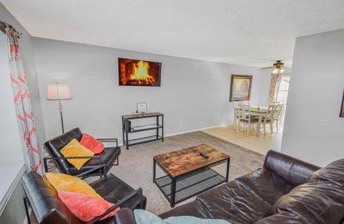 Aurora House | Cozy Family Home with Large Yard near Quincy reservoir