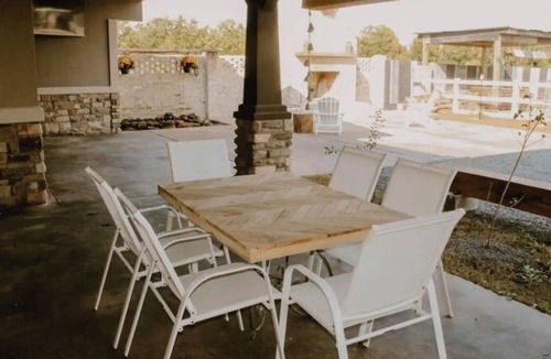 Fort Valley House | Cozy family home