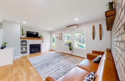 Town of Benton House | Cozy Family Home