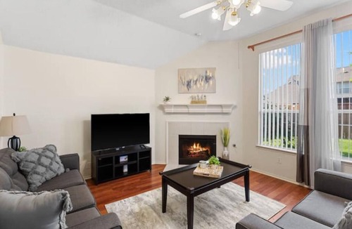 Allen House | Cozy Family/Pet Friendly Executive Home in Allen
