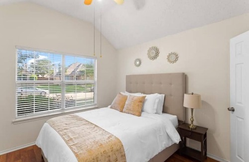 Allen House | Cozy Family/Pet Friendly Executive Home in Allen