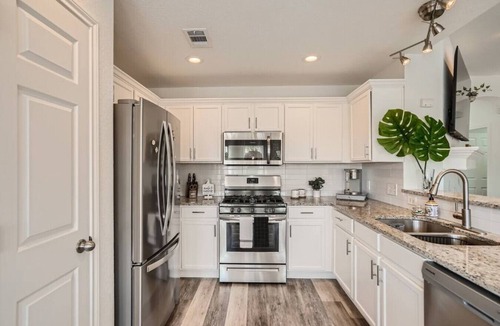 Pflugerville House | Cozy Family Retreat - Pet Friendly