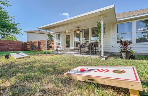 Pflugerville House | Cozy Family Retreat - Pet Friendly