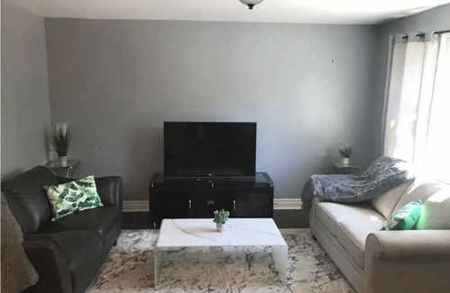 Bowmanville House | Cozy Family Sized House in Prime Bowmanville