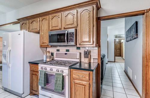 Midwest City House | COZY FAMILY SIZED 3 BEDROOM NEAR MIDWEST CITY REGIONAL PARK,TINKER AIRFORCE BASE