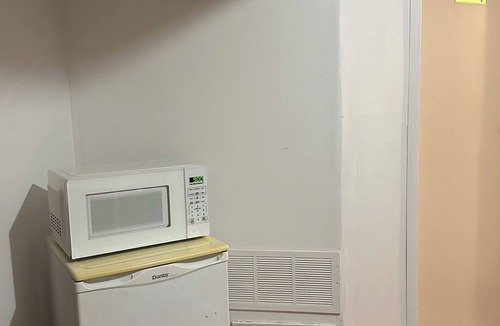 Mississauga Valleys Apartment | Cozy Family Space