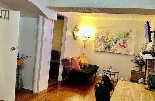 Mississauga Valleys Apartment | Cozy Family Space