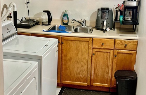 Mississauga Valleys Apartment | Cozy Family Space