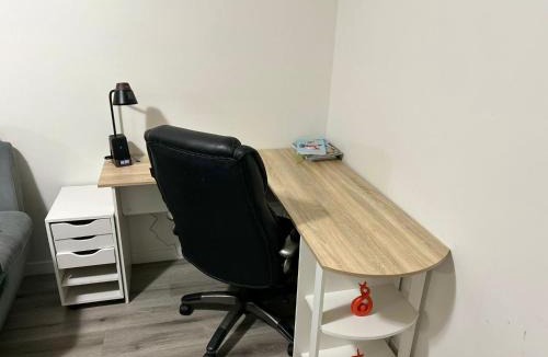 Southeast Calgary Apartment | Cozy Family Suite - Avail for Long Stay