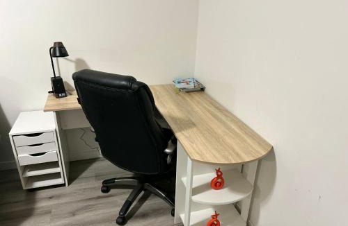 Southeast Calgary Apartment | Cozy Family Suite - Avail for Long Stay