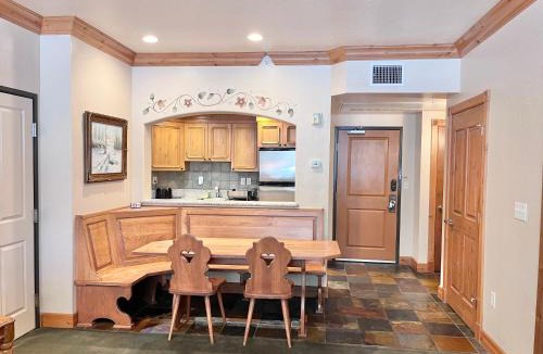 Zermatt Apartment | Cozy Family Zermatt King Villa with Kitchen Near Park City & Deer Valley Ski Resorts - 1085
