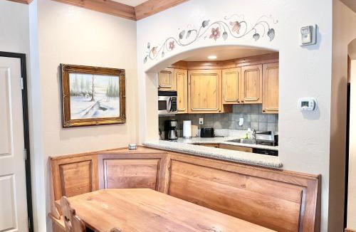 Zermatt Apartment | Cozy Family Zermatt King Villa with Kitchen Near Park City & Deer Valley Ski Resorts - 1085