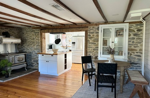 Refton House | Cozy Farmhouse in Lancaster
