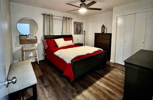 Rockwall House | Cozy Farmhouse on almost 2 Acres