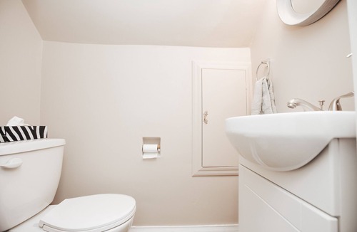 Louth Other | Cozy Farmhouse on the Wine Route