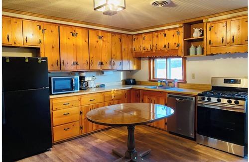 Olney Other | Cozy Farmhouse Retreat in Truxton - 2 bedrooms available