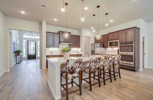 Waller House | Cozy Farmhouse w/Master Suite Near Dewberry Farm!