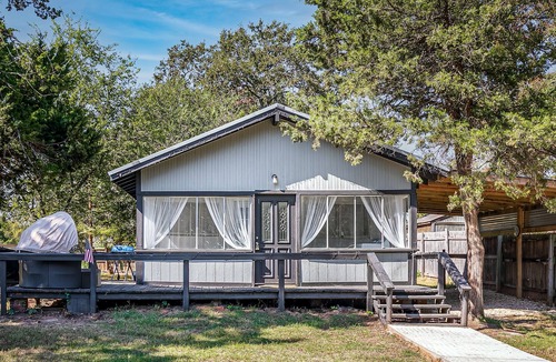 Gordonville Cabin | Cozy Feeling at Lake area|| Few mins from Lake