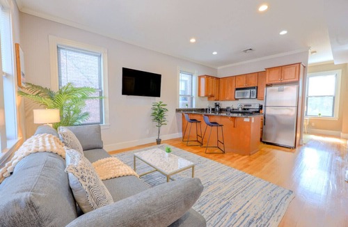 Fenway–Kenmore Apartment | Cozy Fenway 1Br/1Ba | Close to Fenway Park!