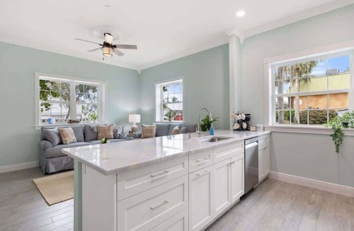 Sebastian Apartment | Cozy first floor waterside condo