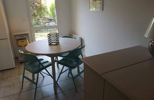 Merindol-les-Oliviers Apartment | Cozy flat in Provence - view to Mont Ventoux
