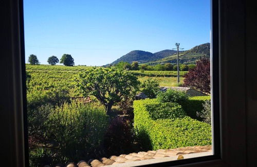 Merindol-les-Oliviers Apartment | Cozy flat in Provence - view to Mont Ventoux