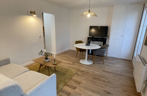 7th Arrondissement Apartment | Cozy Flat in Invalides, center of Paris