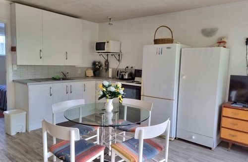 Glinks Gully Ski Chalet | Cozy Flat & Toheroa Pod