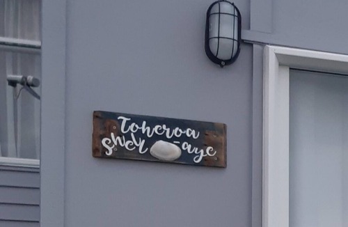 Glinks Gully Ski Chalet | Cozy Flat & Toheroa Pod