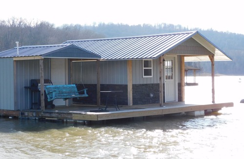 Rock Harbor Cabin | Cozy floating home, on Norris Lake