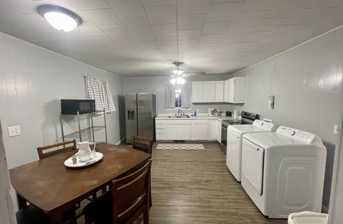 Westwood House | Cozy Fonzie Flat