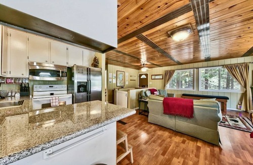 Country Club Estates Cabin | Cozy Forest Getaway | Foosball Fun + A/C Comfort