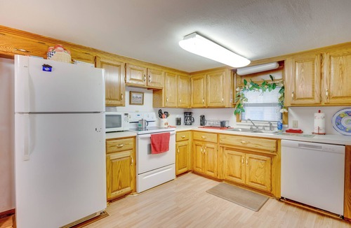 Fort Cobb Cabin | Cozy Fort Cobb Home Rental Near Lake Access!