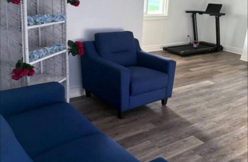 Fort Erie House | Cozy Fort Erie crystal Beach house