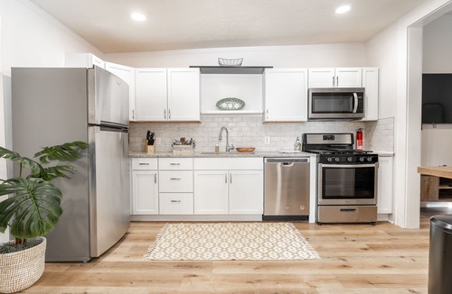Fountain Square House | Cozy Fountain Square gem near Lucas Oil Stadium ! Pet-Friendly!