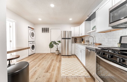Fountain Square House | Cozy Fountain Square gem near Lucas Oil Stadium ! Pet-Friendly!