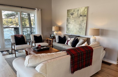 Muskoka Lakes Cottage | Cozy Four Season Cottage on Brandy Lake