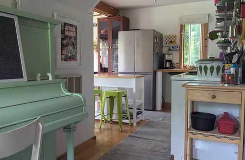 Tay Valley Cottage | Cozy Four-Season Retreat on Farren Lake