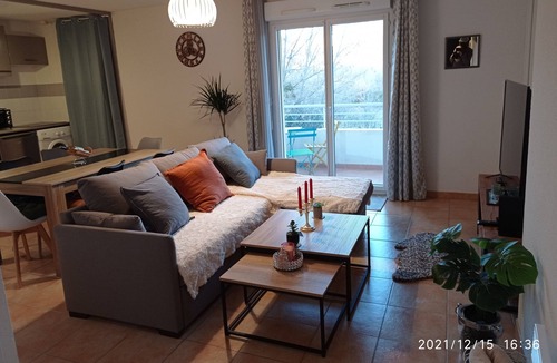 Volonne Apartment | Cozy Appart