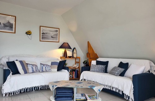 Merville-Franceville-Plage Apartment | Cozy 2-Room Apartment with Pool, Balcony, and WiFi - Near the Beach!