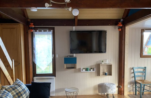 Merville-Franceville-Plage Ski Chalet | Cozy chalet by the sea