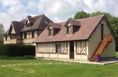 Saint-Etienne-la-Thillaye House | Cozy suite, spacious and quiet. Ideal location