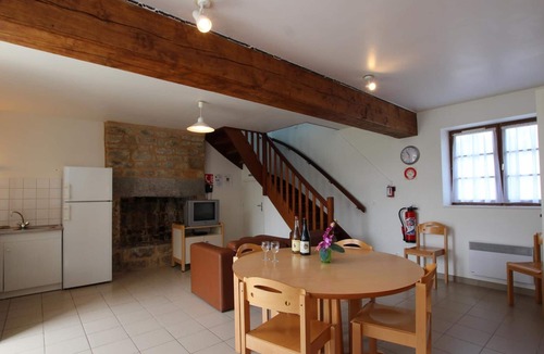 Saint-Georges-de-Rouelley Cottage | Cozy cottage near protected site, pets allowed