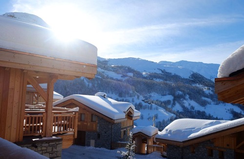 Saint-Martin-de-Belleville Ski Chalet | Cozy chalet ski-in access, wifi and parking