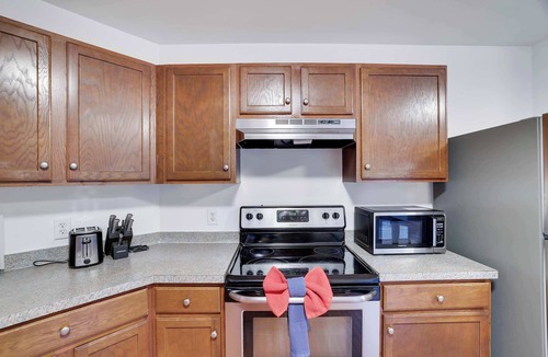 Hickory Hills Cabin | Cozy Freeland Retreat- Firepit, Pool Table, Hot Tub