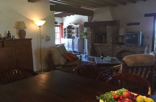 Monfort House | Cozy French Escape in Monfort