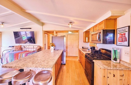 Fishs Eddy Cottage | Cozy French Woods Cottage, Pond and Pool