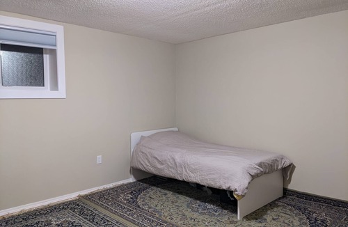 Calgary House | Cozy, friendly, and roomy!