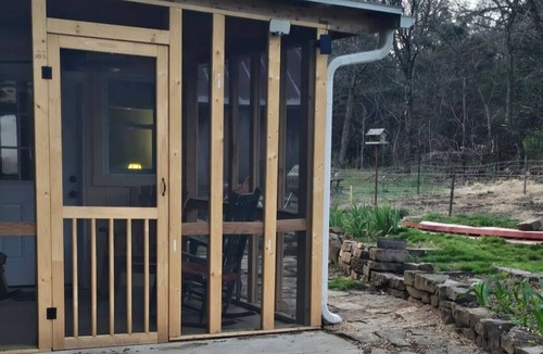 Prairie Grove Apartment | Cozy full bed studio in the country side of peaceful Prairie Grove with AC