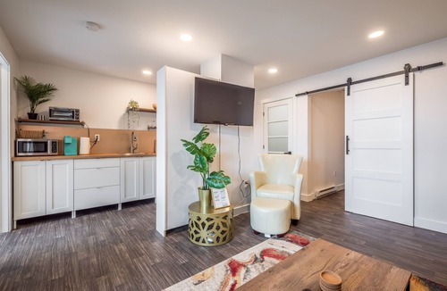Bedford Apartment | Cozy Fully-Equipped 2 Bedroom Suite